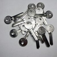100 PCS/LOT Common household blank key blank UL054 key blank FOR guli S slot key blank